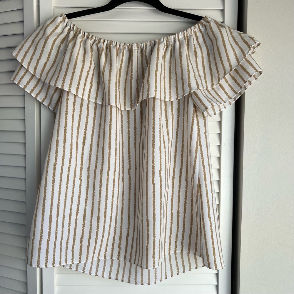 Halston Off the shoulder Ruffle Top - Picture 2 of 5